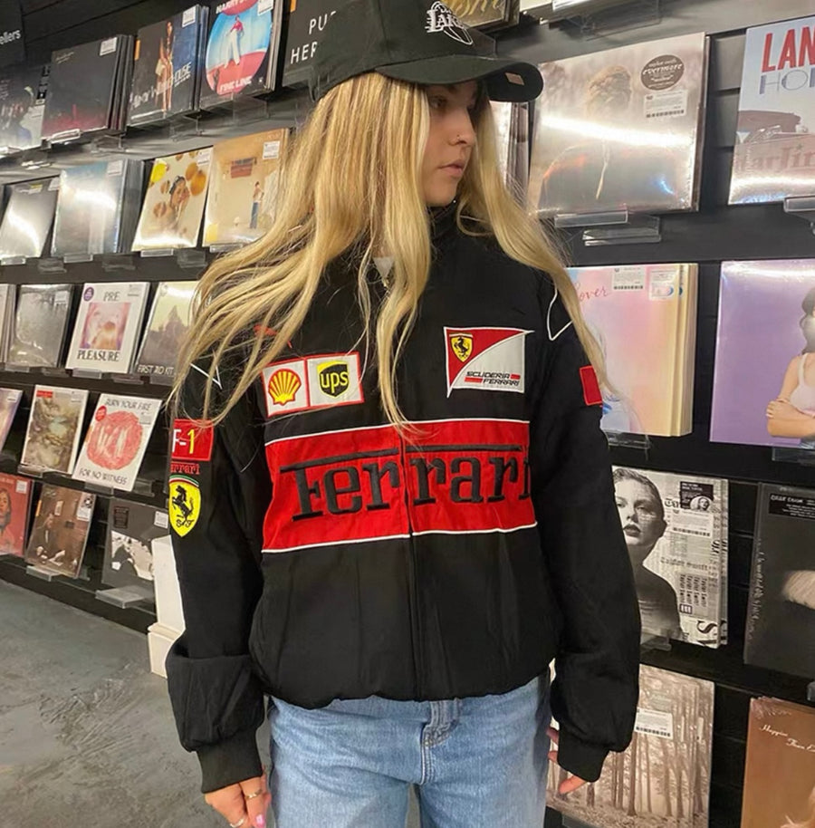 Giacca Ferrari F1 Nera Racing Edition – Bridgestone/Shell/UPS Patch | Full Zip Jacket